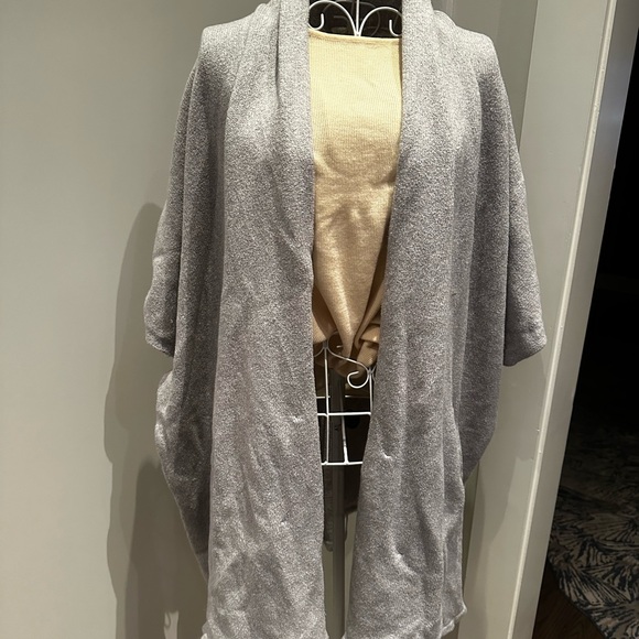 Eileen Fisher cape like sweater - Picture 2 of 5